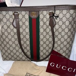 New Gucci Ophidia Medium Tote Bag